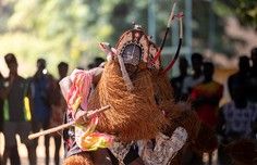 b1dbdca0829bb5e72cc5f6a31abefc433622ba48